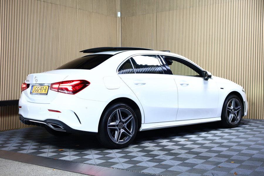 Mercedes-Benz A-Klasse 250e AMG AMBIENTE PANODAK NAVI AUTOM CRUISE PDC CAM SFEER '20