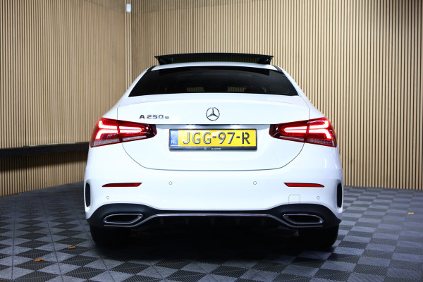 Mercedes-Benz A-Klasse 250e AMG AMBIENTE PANODAK NAVI AUTOM CRUISE PDC CAM SFEER '20