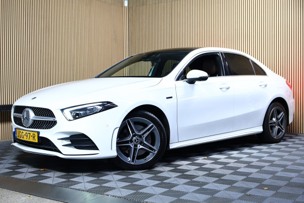 Mercedes-Benz A-Klasse 250e AMG AMBIENTE PANODAK NAVI AUTOM CRUISE PDC CAM SFEER '20