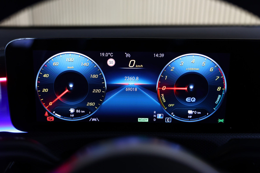 Mercedes-Benz A-Klasse 250e AMG AMBIENTE PANODAK NAVI AUTOM CRUISE PDC CAM SFEER '20