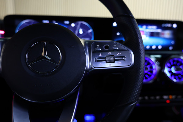 Mercedes-Benz A-Klasse 250e AMG AMBIENTE PANODAK NAVI AUTOM CRUISE PDC CAM SFEER '20