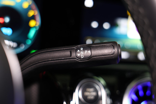 Mercedes-Benz A-Klasse 250e AMG AMBIENTE PANODAK NAVI AUTOM CRUISE PDC CAM SFEER '20