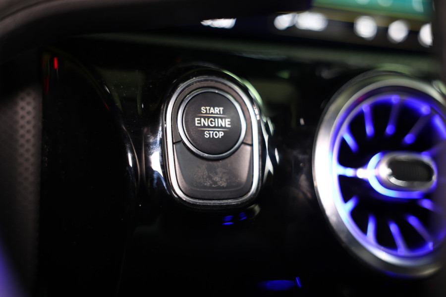 Mercedes-Benz A-Klasse 250e AMG AMBIENTE PANODAK NAVI AUTOM CRUISE PDC CAM SFEER '20