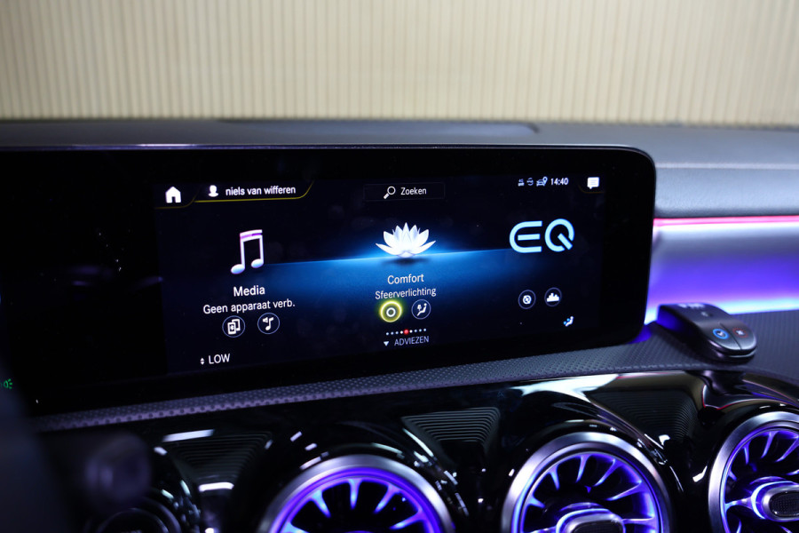 Mercedes-Benz A-Klasse 250e AMG AMBIENTE PANODAK NAVI AUTOM CRUISE PDC CAM SFEER '20