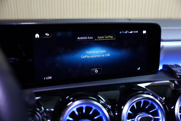 Mercedes-Benz A-Klasse 250e AMG AMBIENTE PANODAK NAVI AUTOM CRUISE PDC CAM SFEER '20