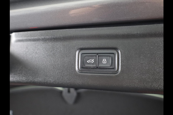 Audi A6 Avant e-tron Advanced edition 83 kWh 286 pk | SOH 92,64%  | Private Lease vanaf € 987,- per maand | Luchtvering | Navigatie | Warmtepomp | Trekhaak (wegklapbaar) | Parkeersensoren (Park assist) | Winterbandenset | Rondomzicht camera | Elektr. voorstoelen | Multimedia scherm passagier | Verlengde garantie