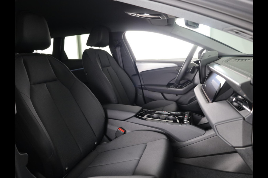 Audi A6 Avant e-tron Advanced edition 83 kWh 286 pk | SOH 92,64%  | Private Lease vanaf € 987,- per maand | Luchtvering | Navigatie | Warmtepomp | Trekhaak (wegklapbaar) | Parkeersensoren (Park assist) | Winterbandenset | Rondomzicht camera | Elektr. voorstoelen | Multimedia scherm passagier | Verlengde garantie