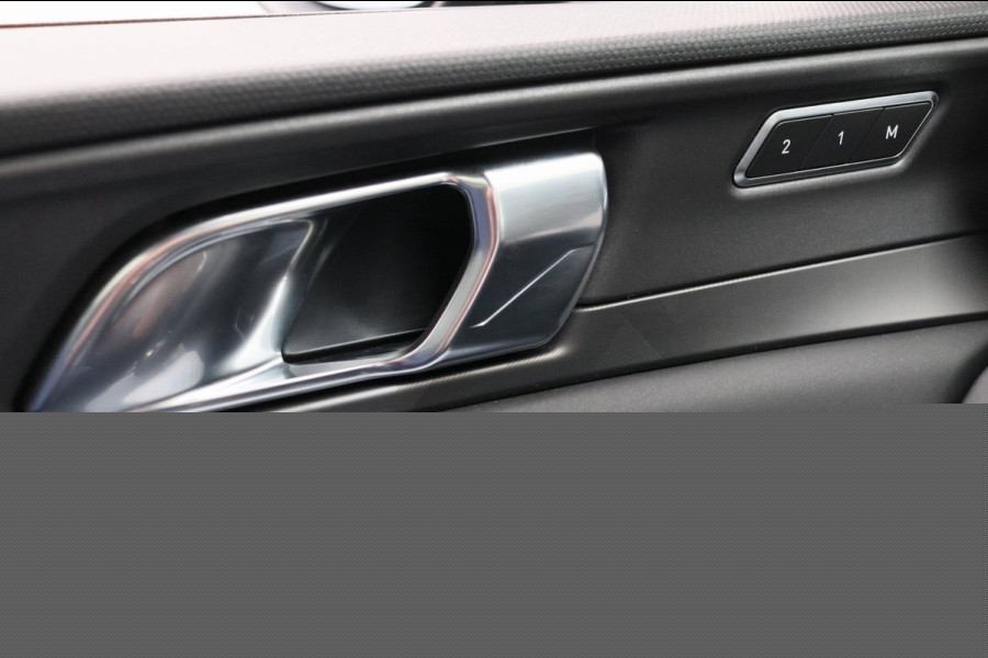 Lynk & Co 01 1.5 261PK Plug-in Hybrid | Origineel NL | *Zwarte Hemel* 360 Camera Pano/dak Apple/Carplay Adaptive/Cruise