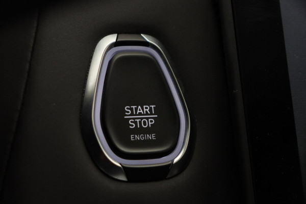 Lynk & Co 01 1.5 261PK Plug-in Hybrid | Origineel NL | *Zwarte Hemel* 360 Camera Pano/dak Apple/Carplay Adaptive/Cruise