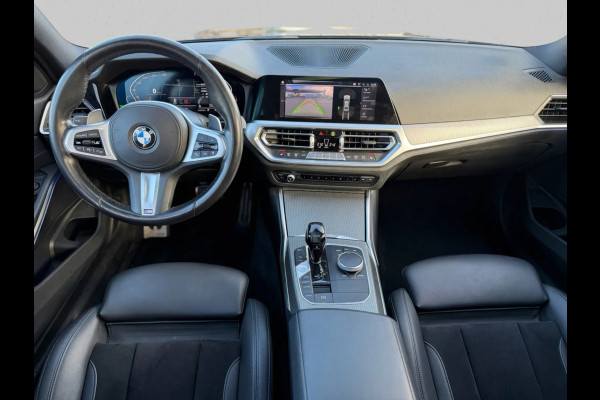 BMW 3-serie 320i High Executive M-pakket Performance(Dealer OndH, Dakraam, Addapt Cruise, Camera, Carplay, StoelV, Navi Prof, Etc)
