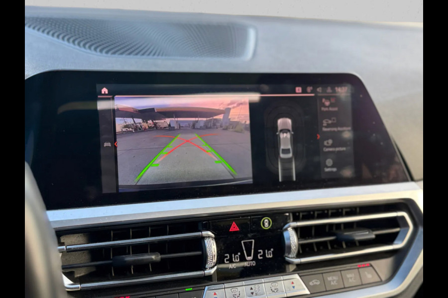BMW 3-serie 320i High Executive M-pakket Performance(Dealer OndH, Dakraam, Addapt Cruise, Camera, Carplay, StoelV, Navi Prof, Etc)