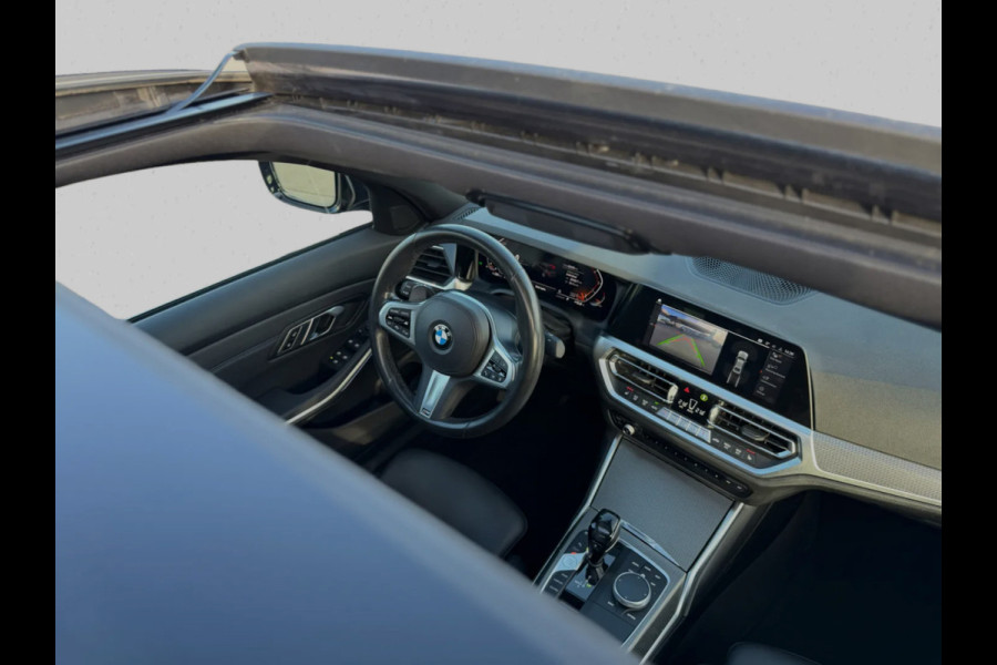 BMW 3-serie 320i High Executive M-pakket Performance(Dealer OndH, Dakraam, Addapt Cruise, Camera, Carplay, StoelV, Navi Prof, Etc)