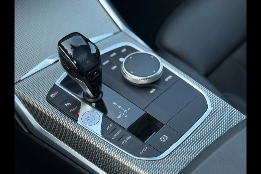 BMW 3-serie 320i High Executive M-pakket Performance(Dealer OndH, Dakraam, Addapt Cruise, Camera, Carplay, StoelV, Navi Prof, Etc)