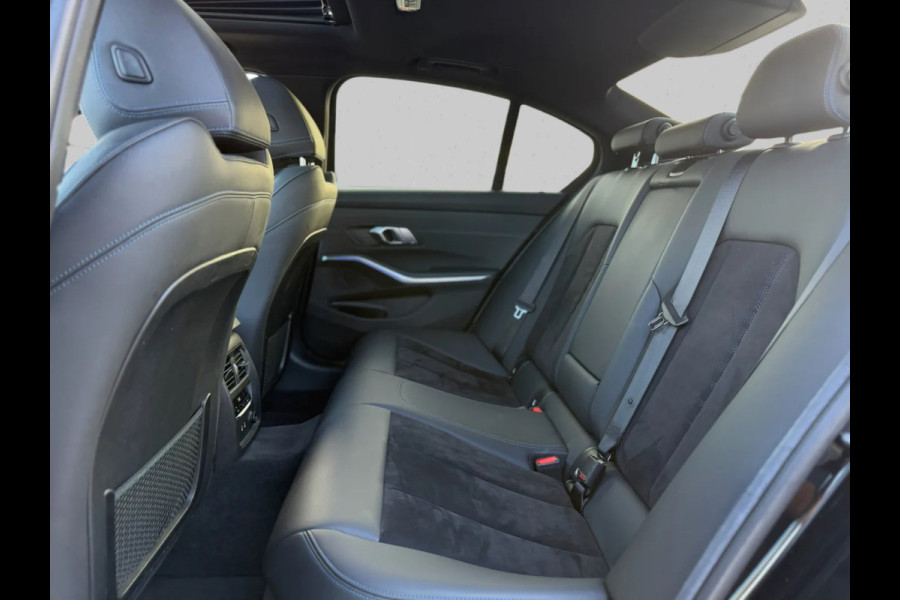 BMW 3-serie 320i High Executive M-pakket Performance(Dealer OndH, Dakraam, Addapt Cruise, Camera, Carplay, StoelV, Navi Prof, Etc)