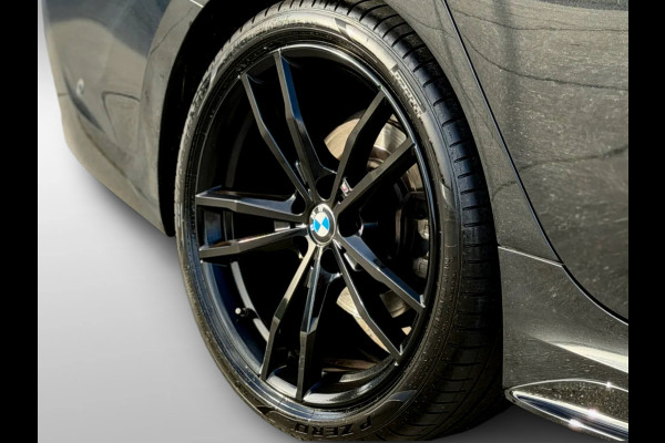 BMW 3-serie 320i High Executive M-pakket Performance(Dealer OndH, Dakraam, Addapt Cruise, Camera, Carplay, StoelV, Navi Prof, Etc)