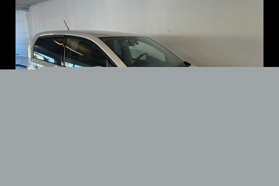 Volkswagen up! 1.0 BMT move up! AIRCO NAVI VIA APP ZWARTE LM VELGEN NW MODEL 5DRS ELEK RAMEN CENT VERG ZEER NETTE AUTO