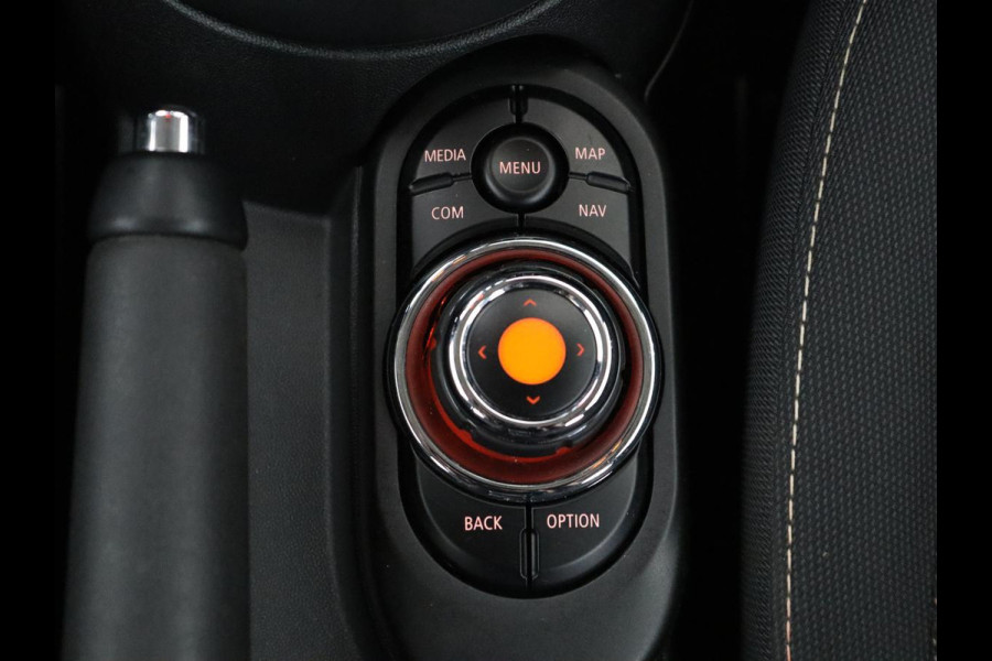 MINI 5-Deurs 1.5 One First | Cruise control | Navigatie | Carplay | Airco
