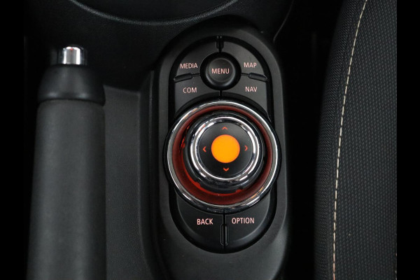 MINI 5-Deurs 1.5 One First | Cruise control | Navigatie | Carplay | Airco