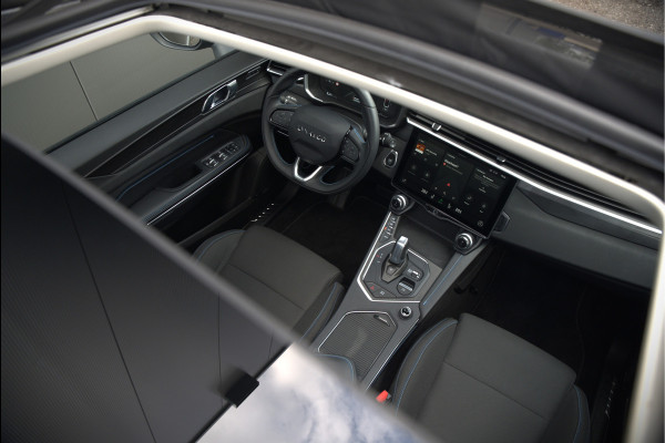 Lynk & Co 01 1.5 | Panoramadak | Stoelverwarming | Keyless | Apple Carplay | Memory Seat | Adaptive Cruise Control | Infinity | Navigatie | 360 Camera | Parkeersensoren | Ambiance Verlichting |