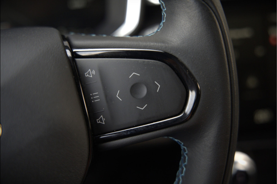 Lynk & Co 01 1.5 | Panoramadak | Stoelverwarming | Keyless | Apple Carplay | Memory Seat | Adaptive Cruise Control | Infinity | Navigatie | 360 Camera | Parkeersensoren | Ambiance Verlichting |