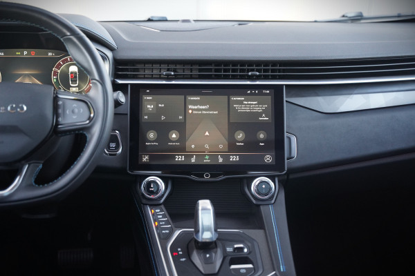 Lynk & Co 01 1.5 | Panoramadak | Stoelverwarming | Keyless | Apple Carplay | Memory Seat | Adaptive Cruise Control | Infinity | Navigatie | 360 Camera | Parkeersensoren | Ambiance Verlichting |