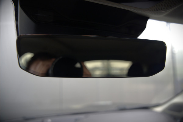 Lynk & Co 01 1.5 | Panoramadak | Stoelverwarming | Keyless | Apple Carplay | Memory Seat | Adaptive Cruise Control | Infinity | Navigatie | 360 Camera | Parkeersensoren | Ambiance Verlichting |