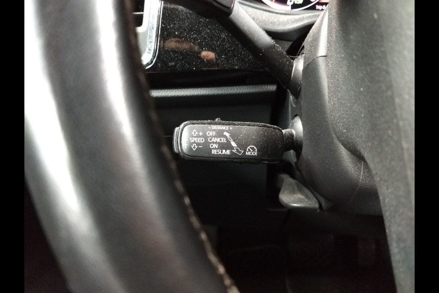 Seat Ateca 1.5 TSI FR Business Intense | Panoramadak | Stoelverwarming | Trekhaak | Keyless | Adaptive Cruise Control | Apple Carplay | Camera | Climate Control | Parkeersensoren | Navigatie | Leer | Elektrische Achterklep |