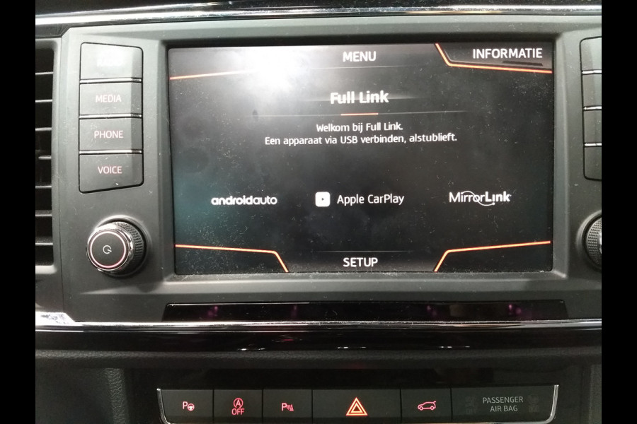 Seat Ateca 1.5 TSI FR Business Intense | Panoramadak | Stoelverwarming | Trekhaak | Keyless | Adaptive Cruise Control | Apple Carplay | Camera | Climate Control | Parkeersensoren | Navigatie | Leer | Elektrische Achterklep |