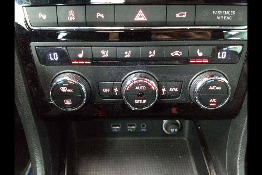 Seat Ateca 1.5 TSI FR Business Intense | Panoramadak | Stoelverwarming | Trekhaak | Keyless | Adaptive Cruise Control | Apple Carplay | Camera | Climate Control | Parkeersensoren | Navigatie | Leer | Elektrische Achterklep |