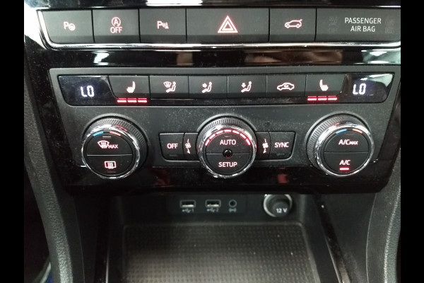 Seat Ateca 1.5 TSI FR Business Intense | Panoramadak | Stoelverwarming | Trekhaak | Keyless | Adaptive Cruise Control | Apple Carplay | Camera | Climate Control | Parkeersensoren | Navigatie | Leer | Elektrische Achterklep |