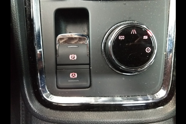 Seat Ateca 1.5 TSI FR Business Intense | Panoramadak | Stoelverwarming | Trekhaak | Keyless | Adaptive Cruise Control | Apple Carplay | Camera | Climate Control | Parkeersensoren | Navigatie | Leer | Elektrische Achterklep |