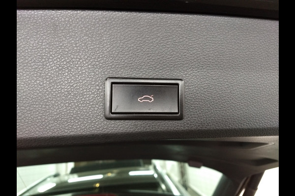 Seat Ateca 1.5 TSI FR Business Intense | Panoramadak | Stoelverwarming | Trekhaak | Keyless | Adaptive Cruise Control | Apple Carplay | Camera | Climate Control | Parkeersensoren | Navigatie | Leer | Elektrische Achterklep |