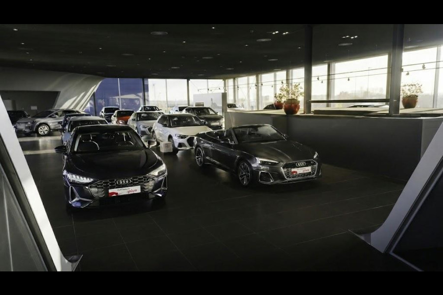 Audi Q4 e-tron S edition performance 82 kWh 286 pk | Glazen panoramadak | Techniekpakket plus | Privacy glas | Trekhaak |