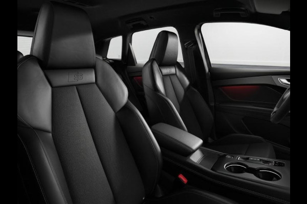 Audi Q4 e-tron S edition performance 82 kWh 286 pk | Techniekpakket plus | Lichtpakket plus ambient light | Optiekpakket zwart | Trekhaak |