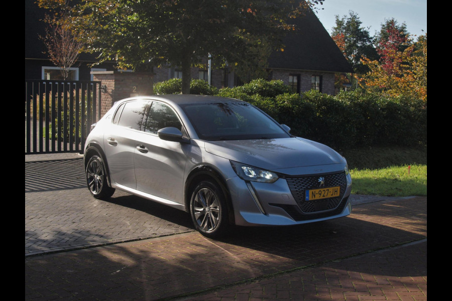 Peugeot e-208 EV Allure Pack 50 kWh | SOH 94% | Camera | Apple Carplay | Stoelverwarming | Navi | NL-Auto |