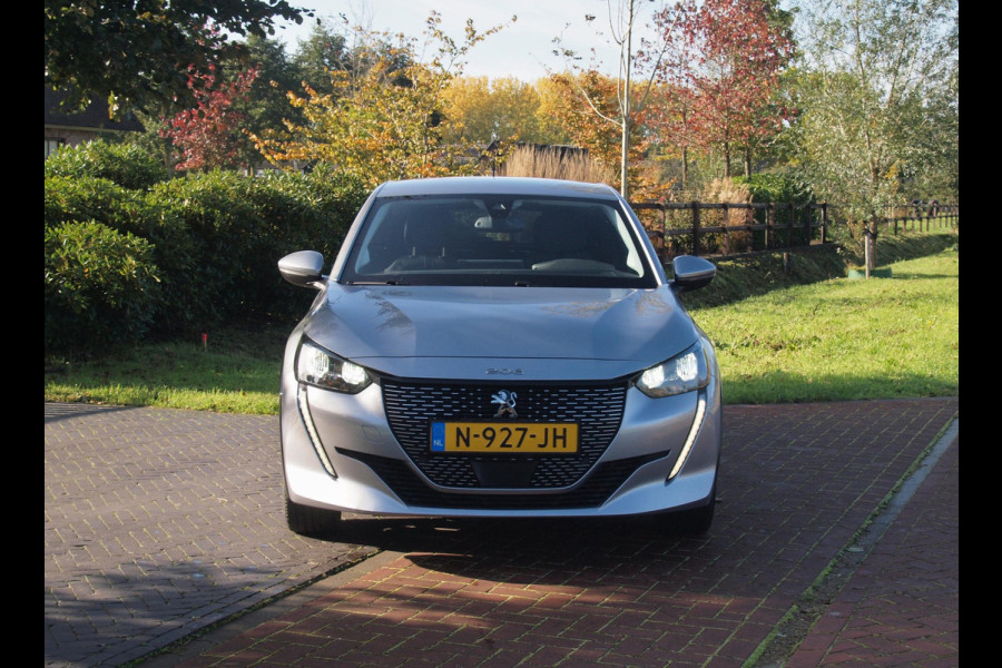 Peugeot e-208 EV Allure Pack 50 kWh | SOH 94% | Camera | Apple Carplay | Stoelverwarming | Navi | NL-Auto |