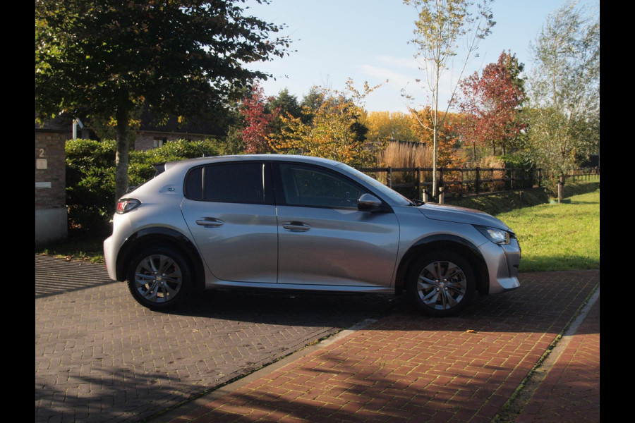 Peugeot e-208 EV Allure Pack 50 kWh | SOH 94% | Camera | Apple Carplay | Stoelverwarming | Navi | NL-Auto |
