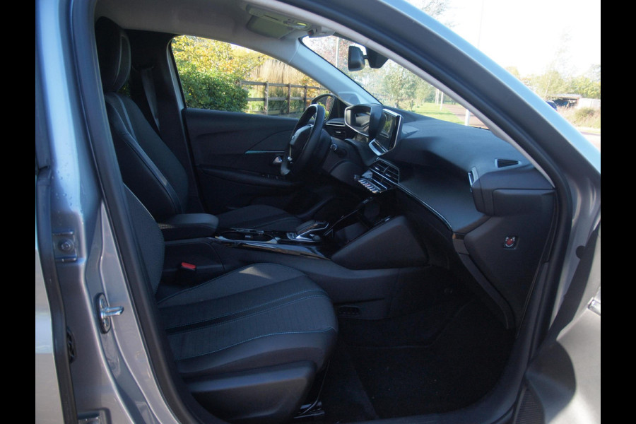Peugeot e-208 EV Allure Pack 50 kWh | SOH 94% | Camera | Apple Carplay | Stoelverwarming | Navi | NL-Auto |