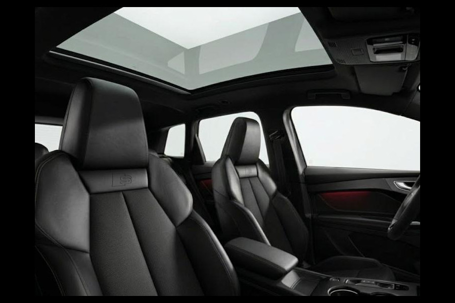 Audi Q4 e-tron S edition performance 82 kWh 286 pk | Techniekpakket plus | Glazen panoramadak | Lichtpakket plus ambient light | Trekhaak |
