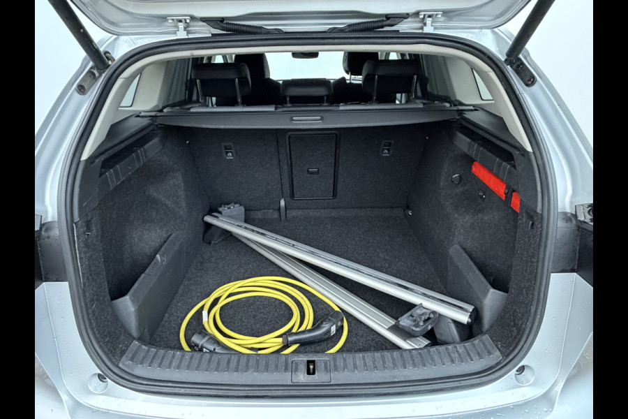 Škoda ENYAQ iV 60 Soh 92% Stoelverw. Camera Adapt.Cruis Carplay Trekhaak 1Eig.