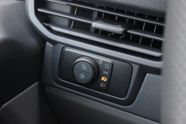 Ford E-Transit Custom 320 L2H1 MS-RT 71kWh 286PK DC DUBBEL CABINE / KUIPSTOELEN / DIRECT RIJDEN / NAVIGATIE / BLACK OPS/JB-EDITION