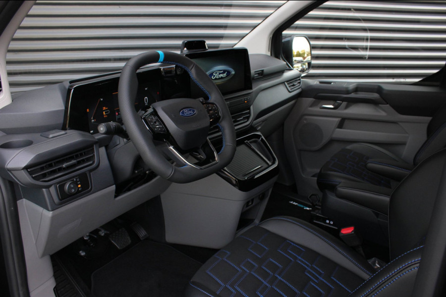 Ford E-Transit Custom 320 L2H1 MS-RT 71kWh 286PK DC DUBBEL CABINE / KUIPSTOELEN / DIRECT RIJDEN / NAVIGATIE / BLACK OPS/JB-EDITION
