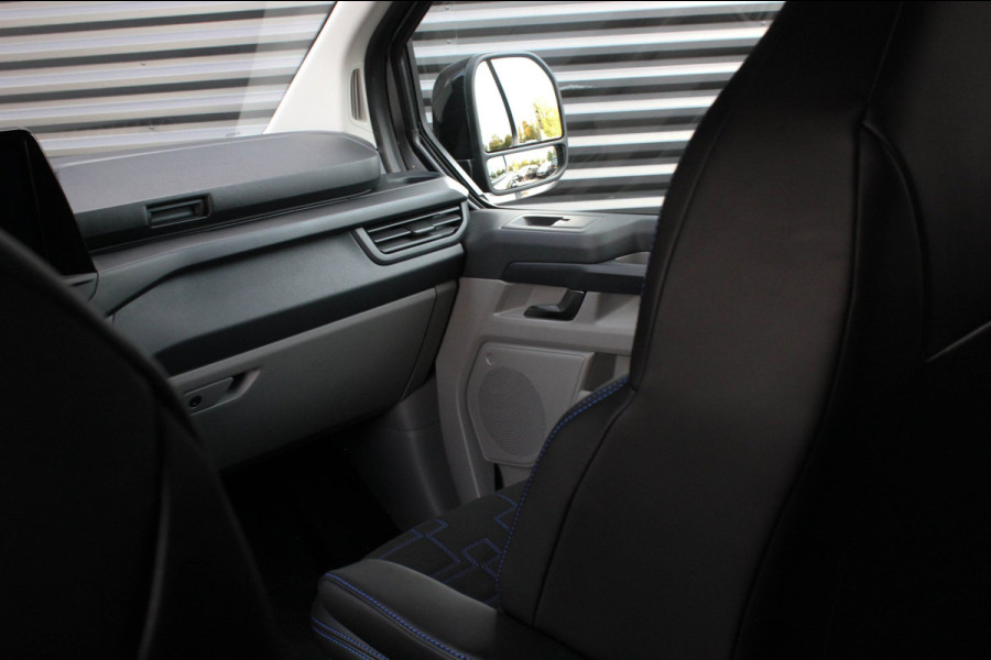 Ford E-Transit Custom 320 L2H1 MS-RT 71kWh 286PK DC DUBBEL CABINE / KUIPSTOELEN / DIRECT RIJDEN / NAVIGATIE / BLACK OPS/JB-EDITION