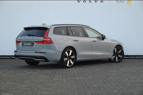Volvo V60 B3 177PK Automaat Essential Edition / Adaptieve cruise control / Stoel en stuurwielverwarming / Trekhaak / Google systeem / achterbank verwarmd / 19” velgen