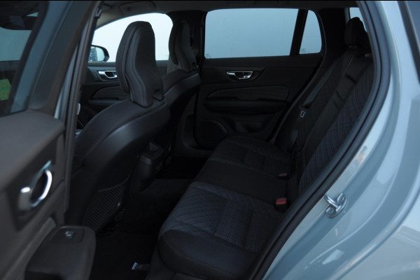 Volvo V60 B3 177PK Automaat Essential Edition / Adaptieve cruise control / Stoel en stuurwielverwarming / Trekhaak / Google systeem / achterbank verwarmd / 19” velgen