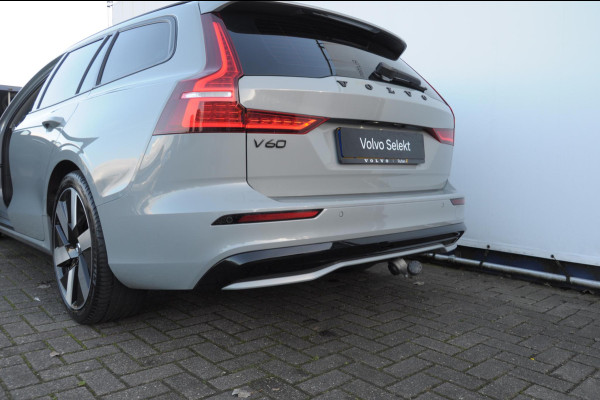 Volvo V60 B3 177PK Automaat Essential Edition / Adaptieve cruise control / Stoel en stuurwielverwarming / Trekhaak / Google systeem / achterbank verwarmd / 19” velgen