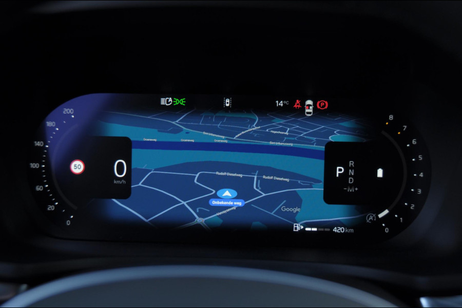 Volvo V60 B3 177PK Automaat Essential Edition / Adaptieve cruise control / Stoel en stuurwielverwarming / Trekhaak / Google systeem / achterbank verwarmd / 19” velgen