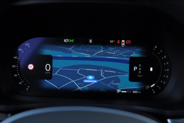 Volvo V60 B3 177PK Automaat Essential Edition / Adaptieve cruise control / Stoel en stuurwielverwarming / Trekhaak / Google systeem / achterbank verwarmd / 19” velgen
