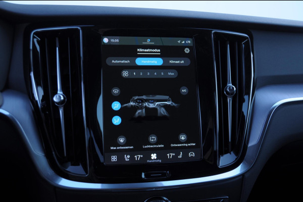 Volvo V60 B3 177PK Automaat Essential Edition / Adaptieve cruise control / Stoel en stuurwielverwarming / Trekhaak / Google systeem / achterbank verwarmd / 19” velgen