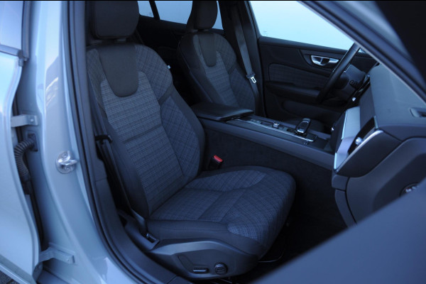 Volvo V60 B3 177PK Automaat Essential Edition / Adaptieve cruise control / Stoel en stuurwielverwarming / Trekhaak / Google systeem / achterbank verwarmd / 19” velgen